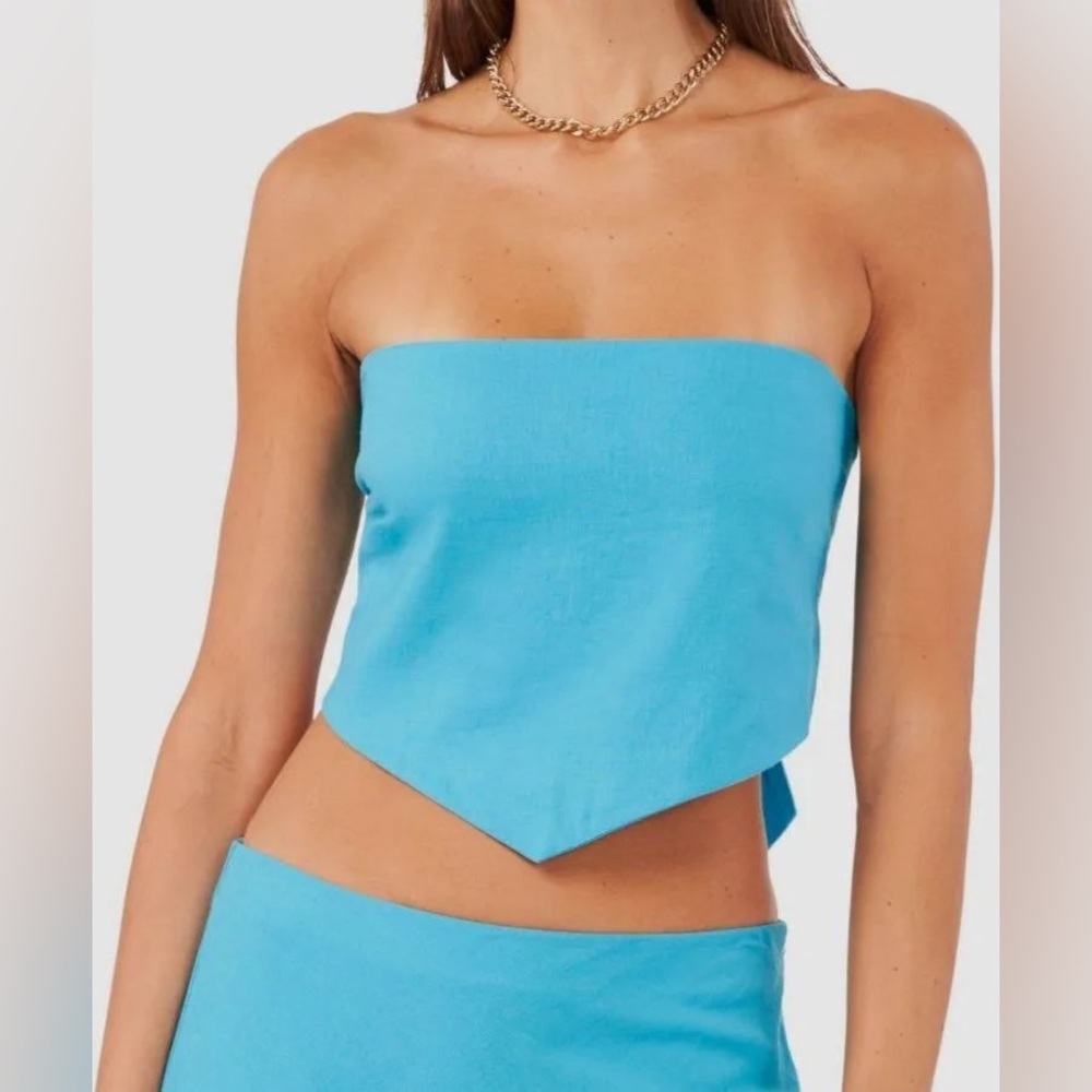 1.State Women's Blue Strapless Tie-Back Cropped Triangle Top.
Size L